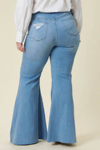 Load image into Gallery viewer, PLUS New Day Flare Jeans