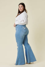 Load image into Gallery viewer, PLUS New Day Flare Jeans