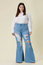 Load image into Gallery viewer, PLUS New Day Flare Jeans