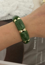 Load image into Gallery viewer, Vintage Resin Statement Bracelet