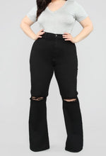Load image into Gallery viewer, Plus Size High Rise Black Flare Jeans
