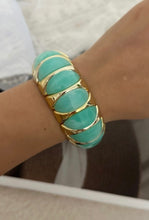 Load image into Gallery viewer, Vintage Resin Statement Bracelet
