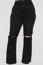 Load image into Gallery viewer, Plus Size High Rise Black Flare Jeans
