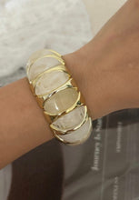 Load image into Gallery viewer, Vintage Resin Statement Bracelet
