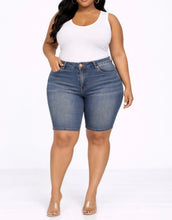 Load image into Gallery viewer, Plus Size Denim Jeans Women Bermuda Shorts Pants Stretch
