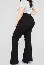 Load image into Gallery viewer, Plus Size High Rise Black Flare Jeans
