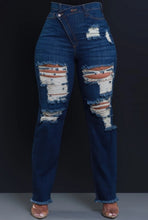 Load image into Gallery viewer, High Rise Destroyed Crossover Closure Jean
