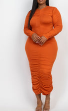 Load image into Gallery viewer, Curvy Plus Ruched Long Sleeve MIDI Dress

