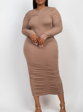 Load image into Gallery viewer, Curvy Plus Ruched Long Sleeve MIDI Dress
