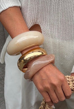 Load image into Gallery viewer, Unique Blend Elegance Metal Arcylic Bracelet Set
