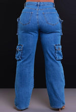 Load image into Gallery viewer, High Rise Multi Pockets Distressed Cargo

