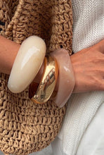 Load image into Gallery viewer, Unique Blend Elegance Metal Arcylic Bracelet Set
