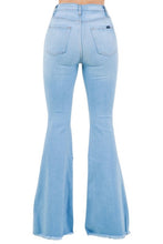 Load image into Gallery viewer, Perla Bell Bottom Jean in Light Wash
