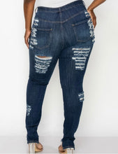 Load image into Gallery viewer, Deja Vu Curvy Stretch Skinny-Jeans
