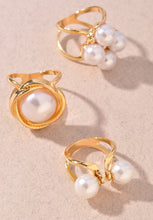Load image into Gallery viewer, Pearl Studs Band Ring Set
