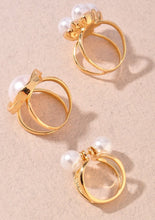 Load image into Gallery viewer, Pearl Studs Band Ring Set

