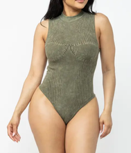 Load image into Gallery viewer, Washed Seamless Solid Mock Neck Basic Bodysuit
