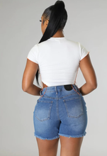 Load image into Gallery viewer, Frayed Hem Denim Shorts
