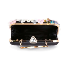 Load image into Gallery viewer, Raised Flowers Beaded Evening Bag

