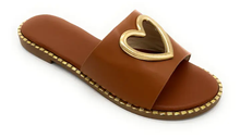 Load image into Gallery viewer, Flat Solid Top Studs Around Sole Edge Heart
