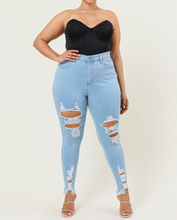 Load image into Gallery viewer, Plus Rew Edges Skinny Jeans
