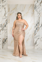 Load image into Gallery viewer, Plus size one shoulder Maxi
