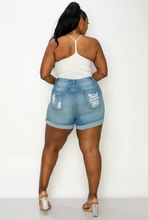 Load image into Gallery viewer, Plus Boyfriend Fit Rolled Shorts
