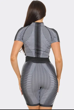 Load image into Gallery viewer, Seamless Front Zip Up Top and Shorts Set
